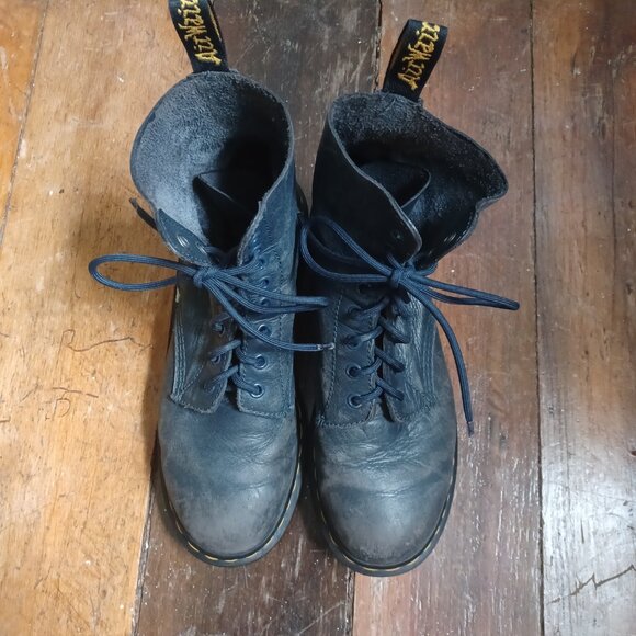 Dr. Martens 1460 Smooth Leather Boots in Navy Size 9 Women's - Picture 2 of 2